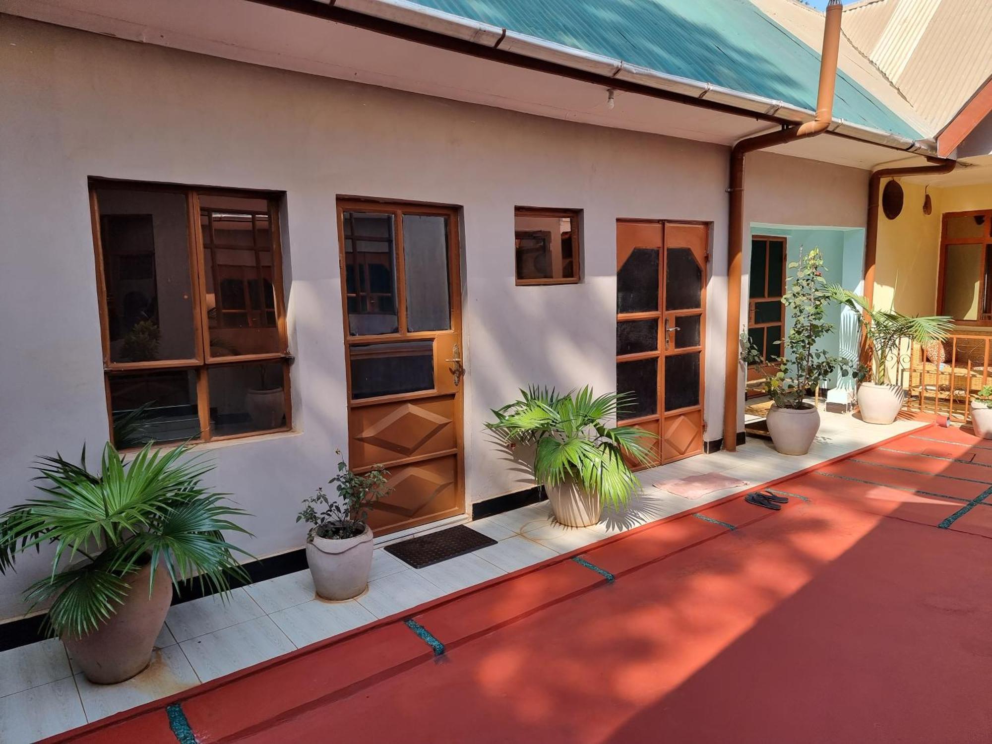 Kisanga Homestay Моши Екстериор снимка